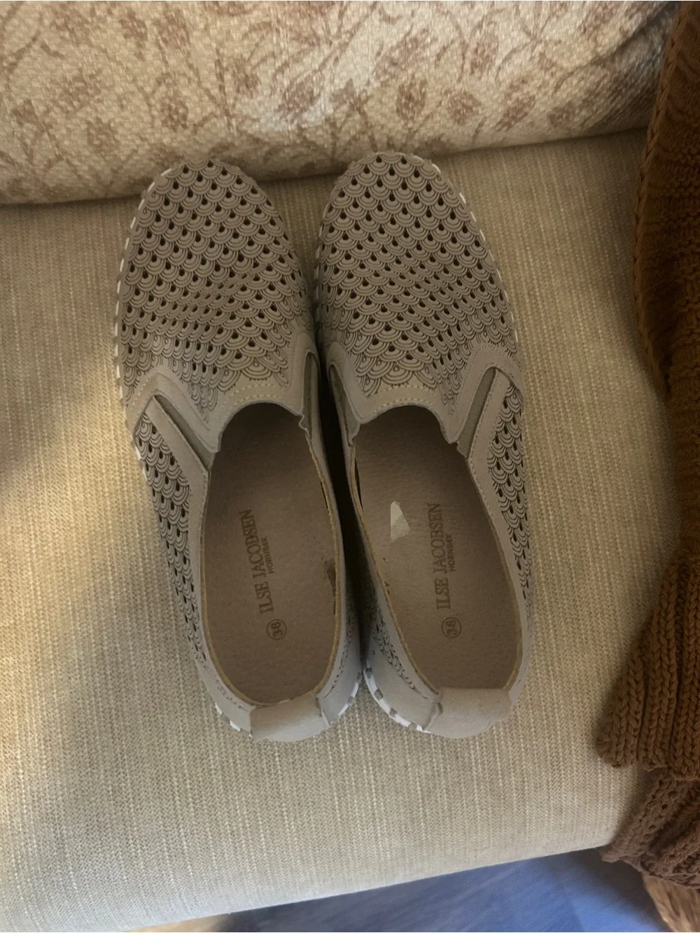 Ilse Jacobsen Tulip Taupe Laser Cut Slip On Sneakers Comfort Shoes Size 38